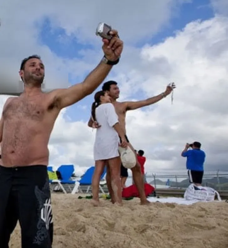Fenomen bizar la mare. Ce au văzut oamenii pe cer. Au scos toţi telefoanele şi au făcut repede poze