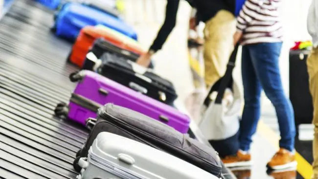 Un pasager de pe aeroportul din Boston i-a UIMIT pe polițiști! Ce au găsit oamenii legii în bagaj 