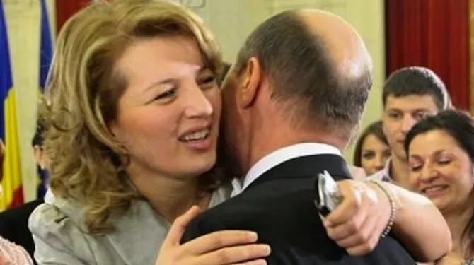 STENOGRAME Ioana Băsescu: Deschide bluza! Vreau să văd că n-ai tehnică pe tine, băiatule