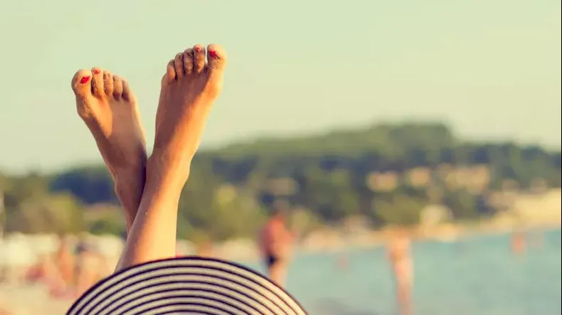 Pe lângă bolile de piele, bronzarea mai are un efect nedorit. Vei mai merge vreodată la plajă?