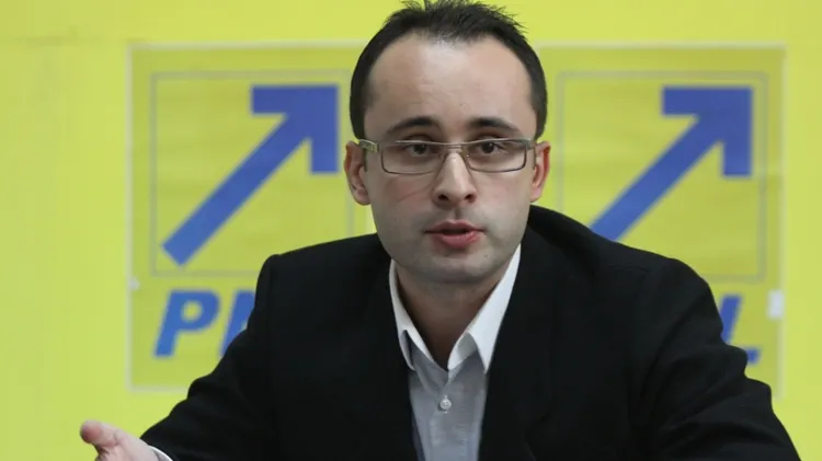 Cristian Buşoi: Jocul acesta absurd început de Liviu Dragnea este un circ pe seama românilor