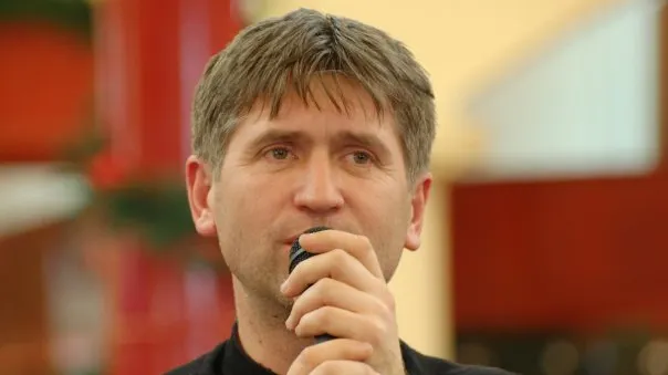 Cristian Pomohaci, detalii despre cei 4 copii înfiaţi şi despre ceilalţi 82 pe care îi are în grijă