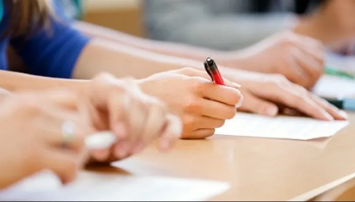Evaluarea Naţională 2017 olimpici. Ce subiecte au primit elevii la ROMÂNĂ. Iată baremul de corectare