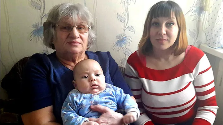 Și-a trăit viața convinsă că i-au schimbat fiica la maternitate. După 30 de ani sună telefonul. Șoc!