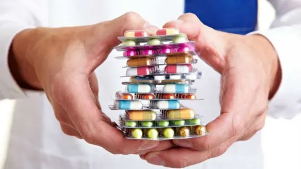 Ce medicamente NU trebuie să-ți lipsească din valiza de vacanță