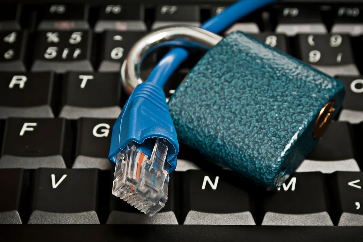 Ţara care a OPRIT internetul, pentru ca elevii să nu poată copia la examene