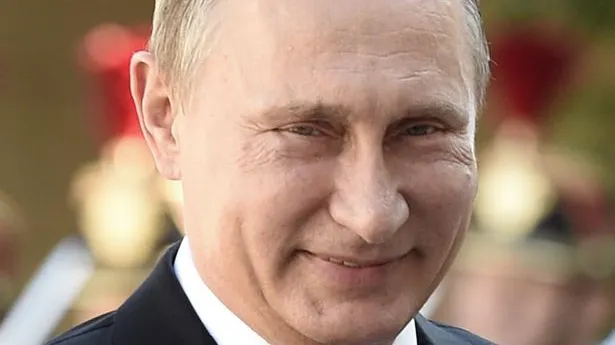 Vladimir Putin îl ironizează pe fostul şef al FBI: Noi suntem gata să-i acordăm azil politic 