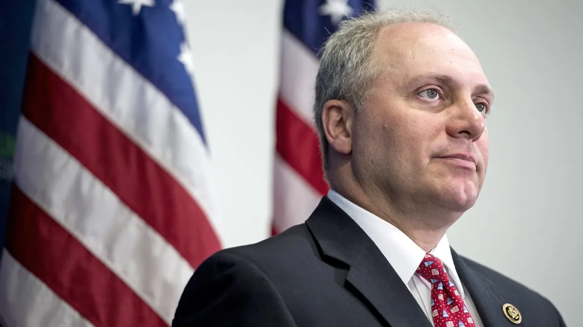 Starea congresmanului împușcat de un atacator furios pe Trump s-a agravat
