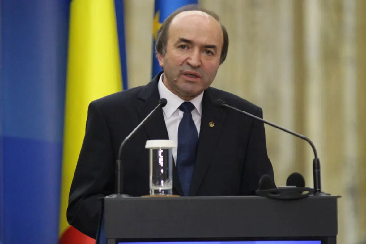 Toader jr., propulsat de senior: Metodologia de angajare schimbată! Reacția ministrului Justiției