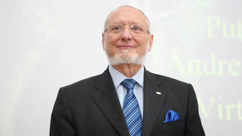 Preşedintele Universităţii Andrei Şaguna, reţinut de poliţişti în urma unui flgrant. Ce sumă ceruse 