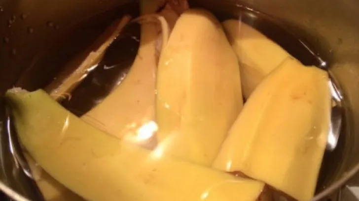 Beneficiile uluitoare ale ceaiului de banane