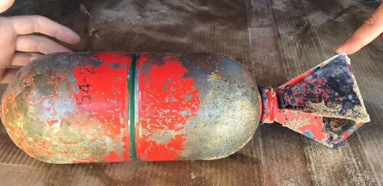 O BOMBĂ de aviaţie de 4 kg, găsită pe o plajă din Eforie Sud