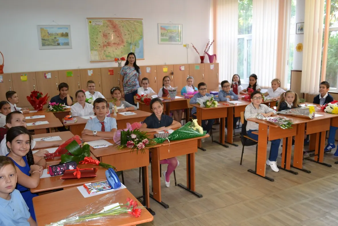 Atenţie, elevi! Anul şcolar începe cu noi reguli. Ce nu ai voie să faci la şcoală