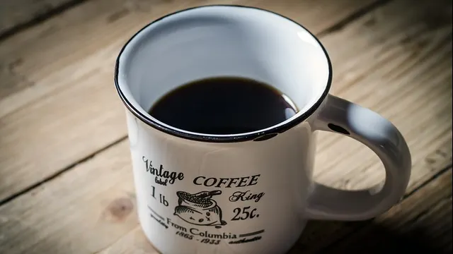 Bei cafeaua încet? E greșit. Ce poți păți