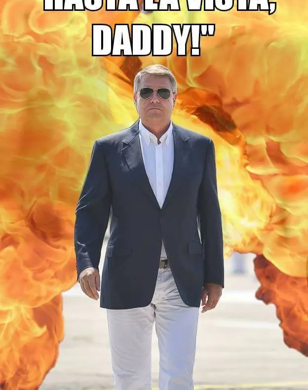 Cum a ironizat Facebook-ul fotografiile lui Klaus Iohannis. Cele mai amuzante imagini "TOP GUN"