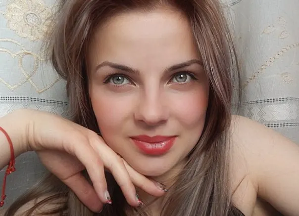 Povestea tulburătoare a tinerei răpite la 4 ani și vândute pentru o pereche de cercei
