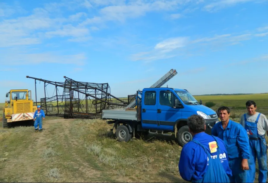 Datori vânduţi. PETROM execută silit o comună din Galaţi. Banii ceruţi, încasările satului pe 12 ani