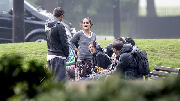 Americanii se plâng de imigranții români. "Decapitează găini, își fac nevoile în stradă"