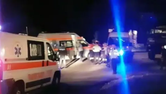S-au dus la festival să distreze, dar le-a lovit nenorocirea! Trei fete au căzut dintr-un carusel!