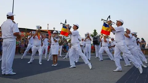 ZIUA MARINEI ROMÂNE 2017. Imagini spectaculoase de la malul mării