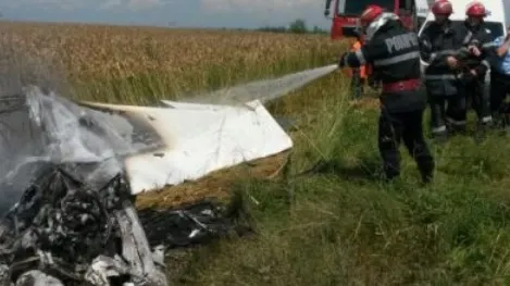 Primarul comunei în care s-a prăbuşit avionul, cinism extrem: "Viaţa merge înainte!"
