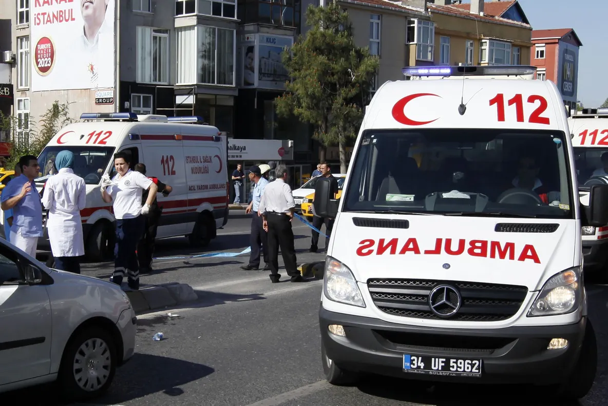 Accident cumplit în Antalya: Cel puţin 20 de turişti, inclusiv străini, au fost răniţi