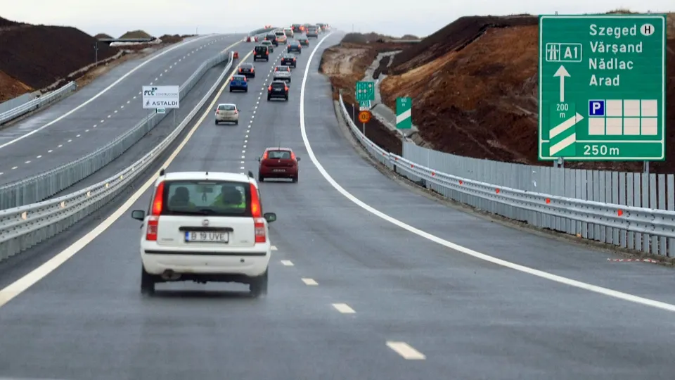 VIDEO. Cum a fost surprins un şofer pe Autostrada Arad-Timişoara