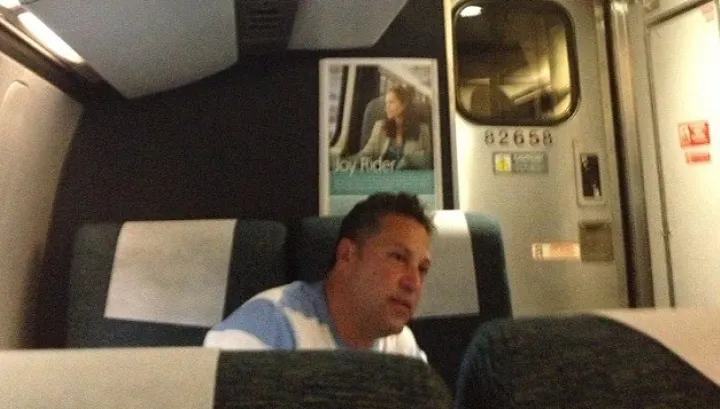 S-a lăudat în tren că şi-a înşelat soţia. Nu se aştepta la ce a urmat. A avut şocul vieţii 