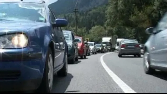 Minivacanța de 1 iunie! Coloană de mașini de 6 kilometri pe DN1, în apropiere de Comarnic 
