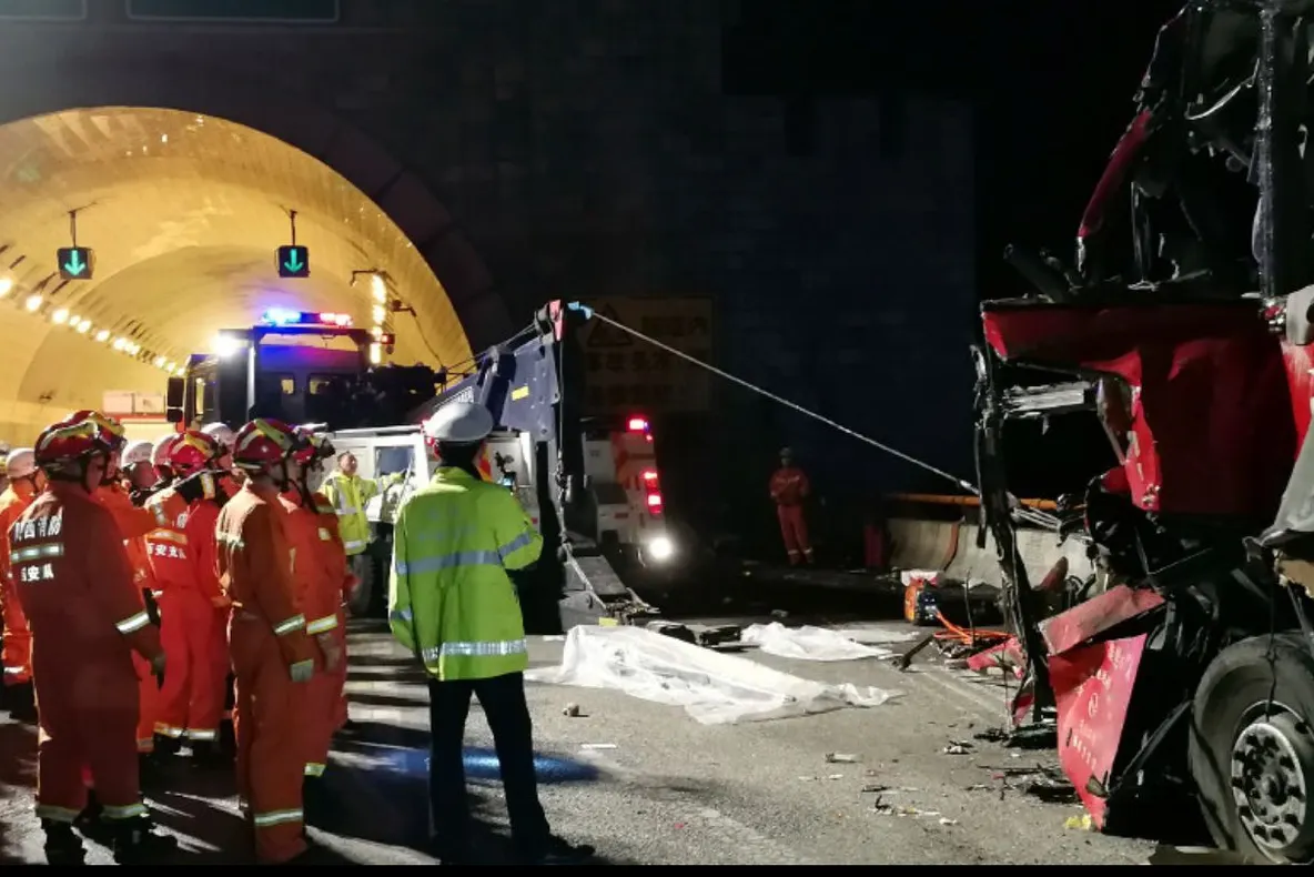 Grav accident în China. Un prim bilanț indică 39 de morți și 13 răniți