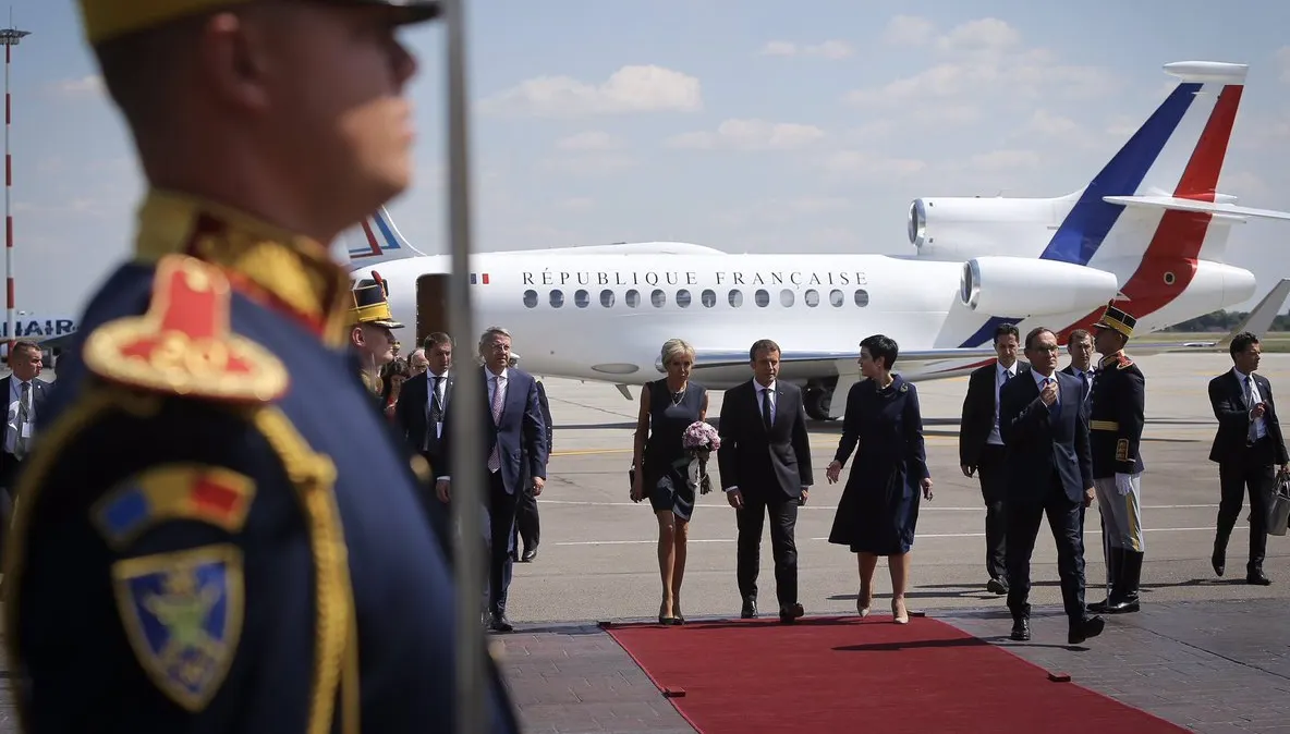 Primul mesaj transmis de Emmanuel Macron la sosirea în România 