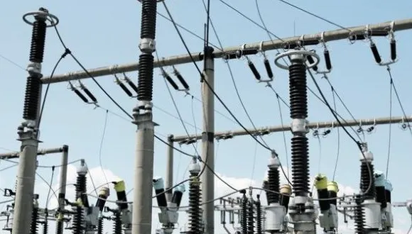 Alimentarea cu energie electrică, întreruptă temporar marţi în anumite zone din capitală