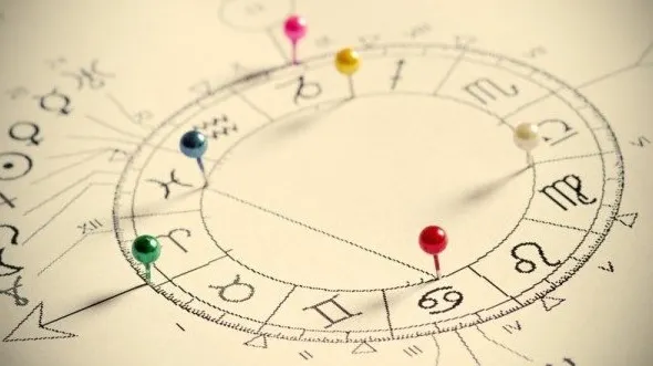 Horoscop 12 august. Pur şi simplu nu mai găseşti fericirea. Dar scoţi BANI şi din piatră seacă...