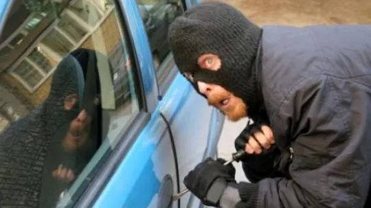 Un om de afaceri disperat, după ce hoţii l-au prădat pentru a şasea oară: "Mi-au luat tot"