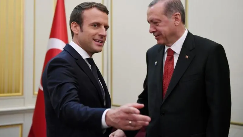 Emmanuel Macron îi cere socoteală lui Erdogan 