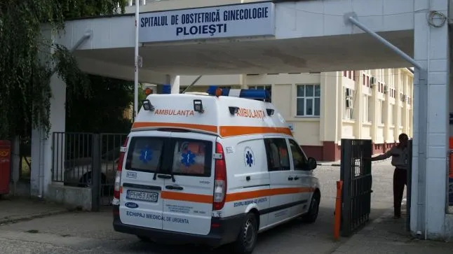 Bebeluş aruncat în WC chiar de mama lui