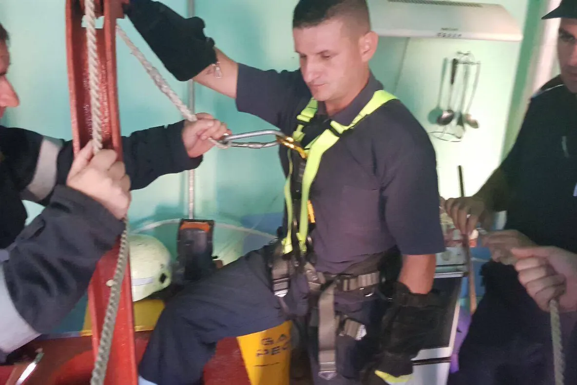 FOTO. Misiune neobişnuită pentru pompieri. Pentru ce au fost solicitaţi salvatorii
