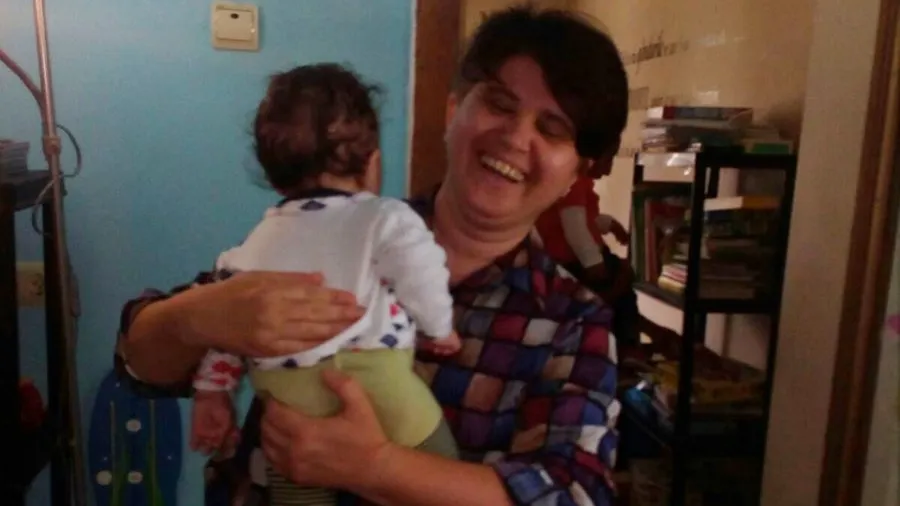"Nu vă hrăniţi copiii cu ceai amestecat cu iaurt!". Sfatul asistentelor care cheamă mamele la şcoală