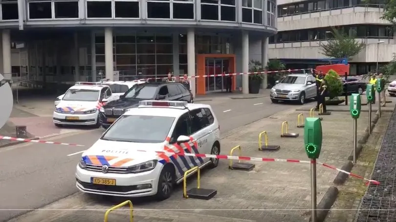 Luare de ostatici în Olanda, cu final fericit. Atacatorul a fost arestat