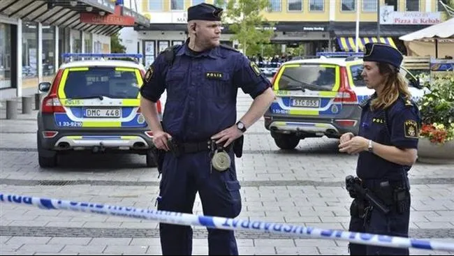 Mai mulţi răniţi după ce o maşină a lovit un grup de pietoni, în Stockholm