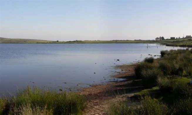 O fetiţă de 7 ani, descoperire INCREDIBILĂ în lacul în care a fost aruncată sabia Regelui Arthur