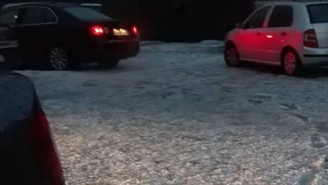 Iarna a pus stăpânire pe acest loc din ţară. Sat acoperit cu un strat gros de gheață