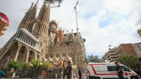 Poliția catalană a evacuat catedrala Sagrada Familia din Barcelona
