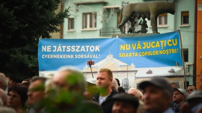 Fost ministru, despre scandalul liceului de la Târgu Mureş: Nu înfiinţezi un liceu "pe sub masă" 