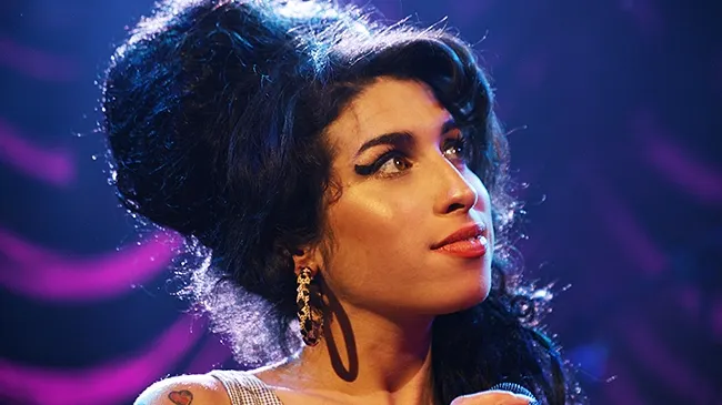 Îndrăgita cântăreață Amy Winehouse revine pe scenă. Iată cum este posibil
