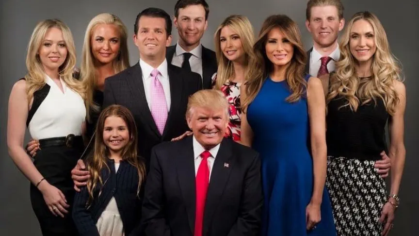 Donald Trump, bunic pentru a noua oară. Prima fotografie cu nepotul său