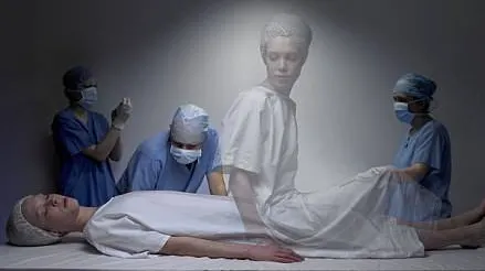 Mărturiile șocante ale persoanelor care și-au revenit din moarte clinică. Ce se întâmplă