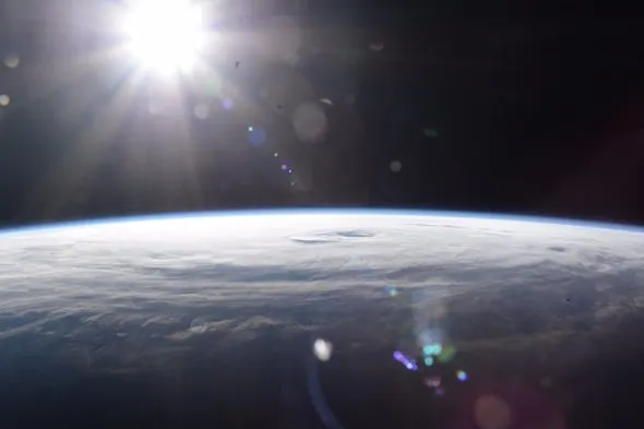 Imagini EXTRAORDINARE realizate de astronauţi cu Uraganul Maria