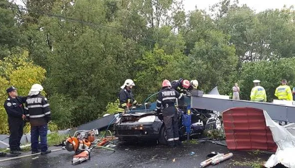 Momentul șocant în care poarta de intrare în Timişoara cade și omoară un tânăr de 24 de ani