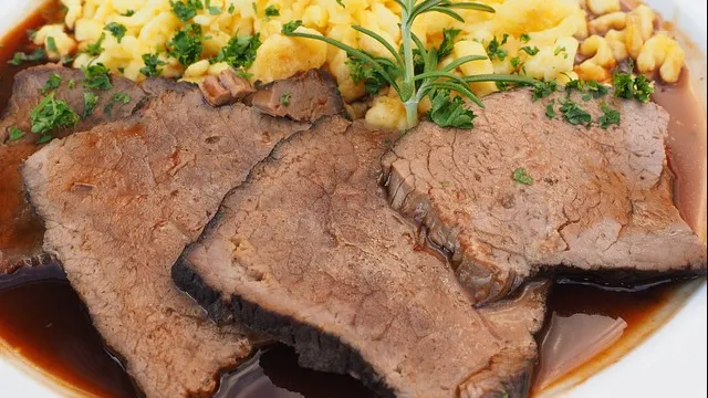 Consumă mai rar acest tip de carne. Ce boală poți face